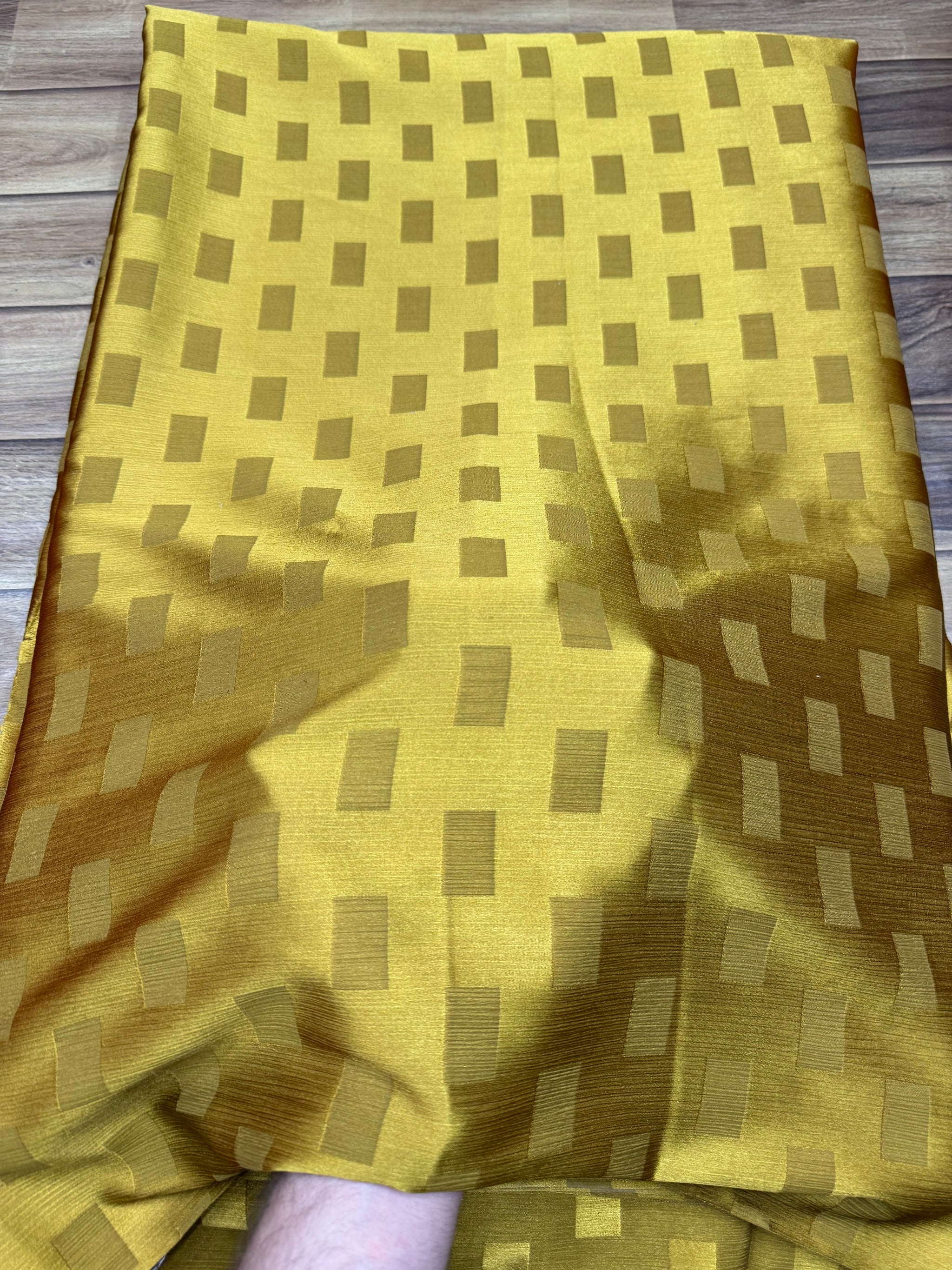 Jacquard Crinkle 12